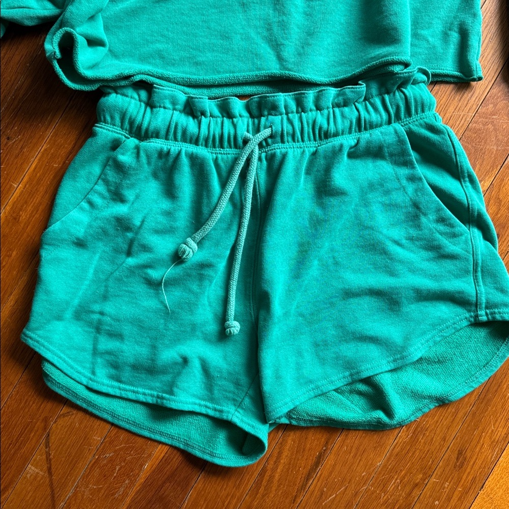Matching set - Picture 2 of 6
